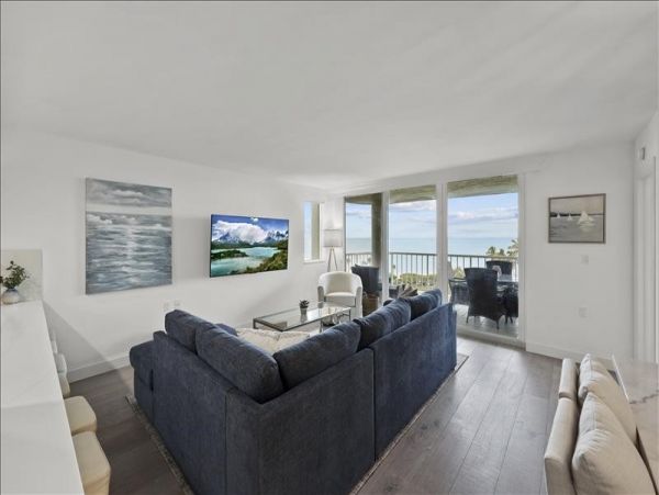 Naples 3 Bedroom Vacation Condo Full Ocean Views