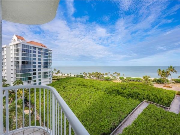 Naples 3 Bedroom Vacation Condo Full Ocean Views