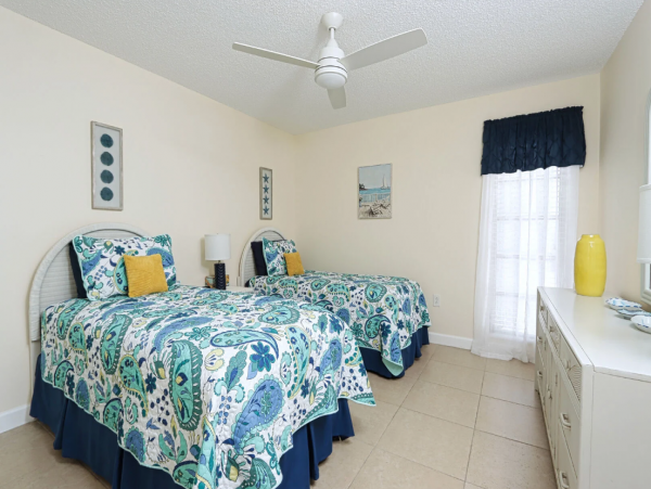 Cozy 2-Bed Naples Vacation Rental Near Downtown & Beaches