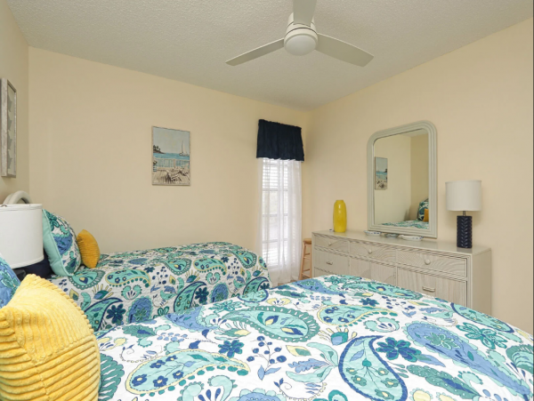 Cozy 2-Bed Naples Vacation Rental Near Downtown & Beaches
