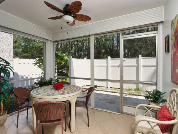 Cozy 2-Bed Naples Vacation Rental Near Downtown & Beaches