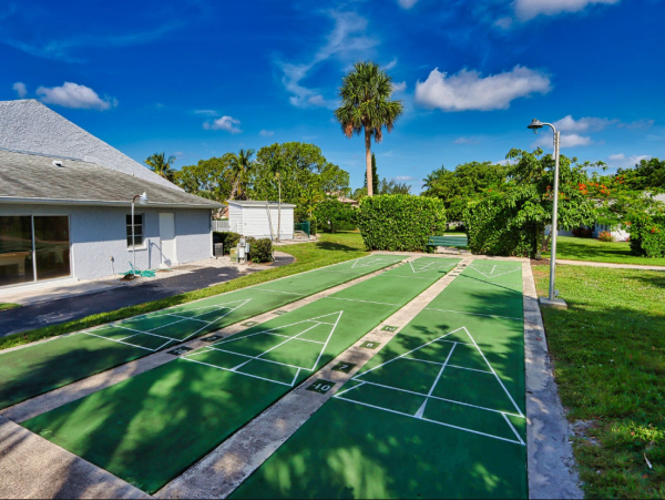 Cozy 2-Bed Naples Vacation Rental Near Downtown & Beaches