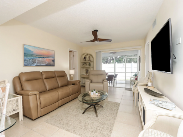Cozy 2-Bed Naples Vacation Rental Near Downtown & Beaches