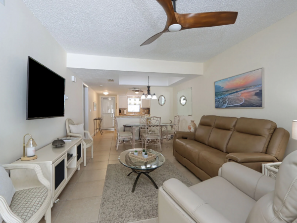 Cozy 2-Bed Naples Vacation Rental Near Downtown & Beaches