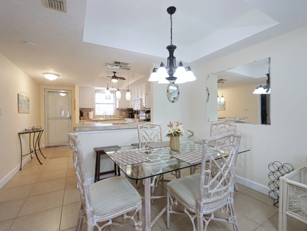 Cozy 2-Bed Naples Vacation Rental Near Downtown & Beaches