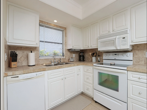Cozy 2-Bed Naples Vacation Rental Near Downtown & Beaches