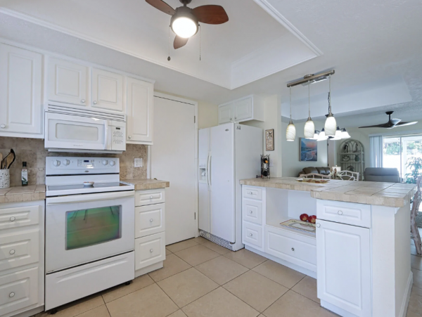 Cozy 2-Bed Naples Vacation Rental Near Downtown & Beaches