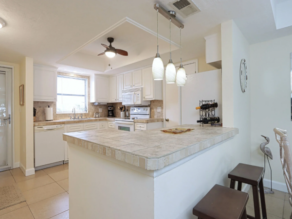 Cozy 2-Bed Naples Vacation Rental Near Downtown & Beaches