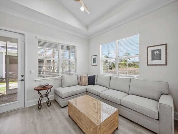 Naples Home 1057999