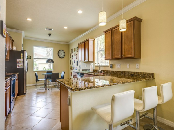 Three Bedroom Single Family Home in Naples, drive to Beach