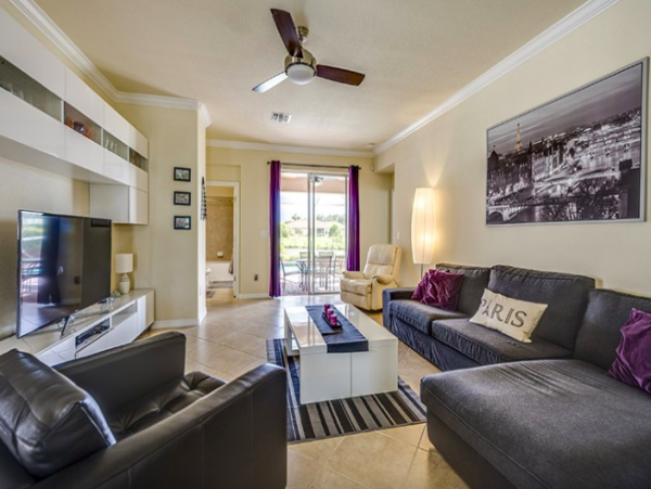 Three Bedroom Single Family Home in Naples, drive to Beach