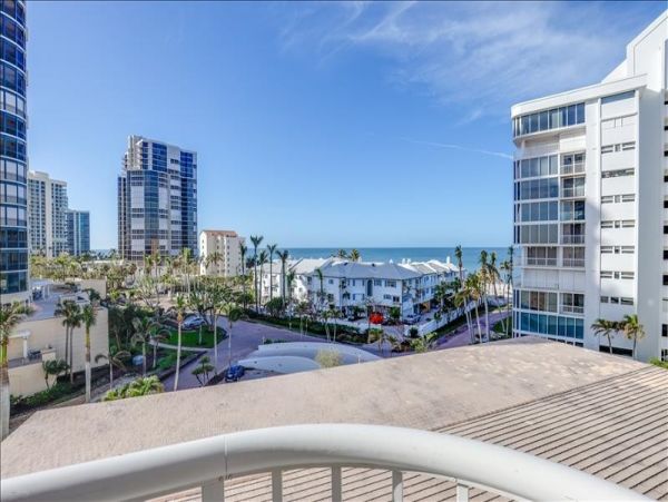 Relaxing Beachfront Condo with Stunning Gulf Views