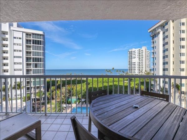 Beachfront Two Bedroom Vacation Condo in Naples