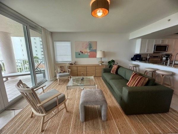 Beachfront Two Bedroom Vacation Condo in Naples
