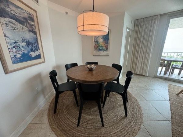 Beachfront Two Bedroom Vacation Condo in Naples