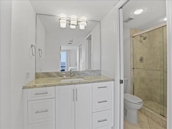 Beachfront Two Bedroom Vacation Condo in Naples