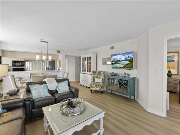 Lovely 3 Bedroom Vacation Condo in Naples