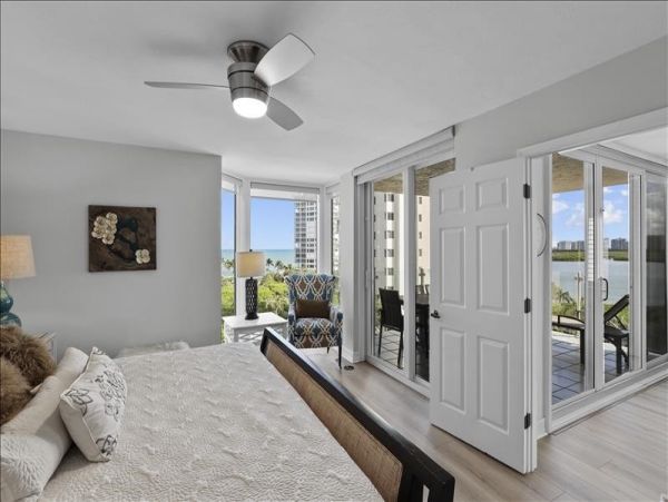 Lovely 3 Bedroom Vacation Condo in Naples