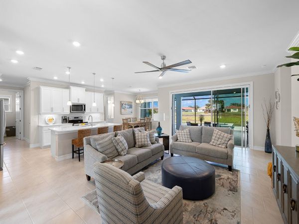 Luxury New Home with 4 Bedrooms in Naples