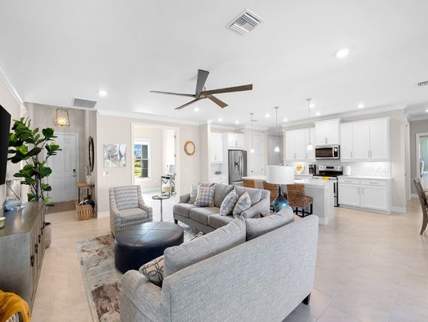 Luxury New Home with 4 Bedrooms in Naples