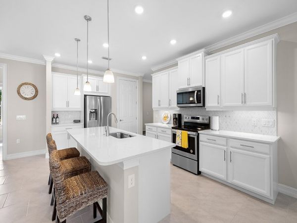Luxury New Home with 4 Bedrooms in Naples