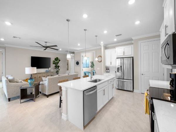 Luxury New Home with 4 Bedrooms in Naples