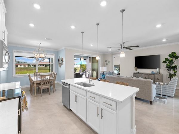 Luxury New Home with 4 Bedrooms in Naples