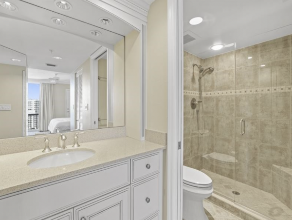 Naples Beachfront Condo Pure Delight! Penthouse!