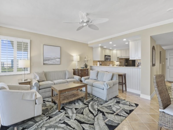Naples Beachfront Condo Pure Delight! Penthouse!