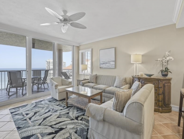 Naples Beachfront Condo Pure Delight! Penthouse!