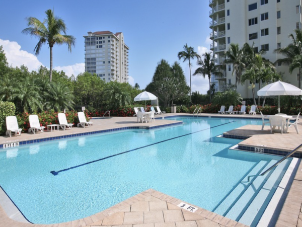 Naples Beachfront Condo Pure Delight! Penthouse!
