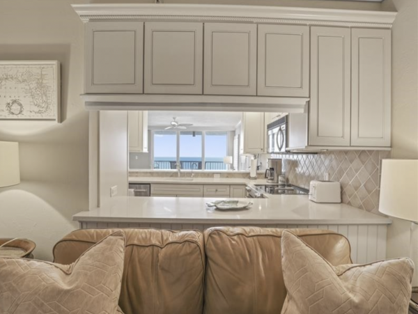 Naples Beachfront Condo Pure Delight! Penthouse!