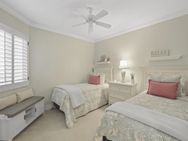 Naples Beachfront Condo Pure Delight! Penthouse!