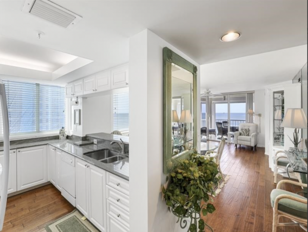 Naples Vacation Condo Spectacular Views 2 Bedrooms Sleeps 6