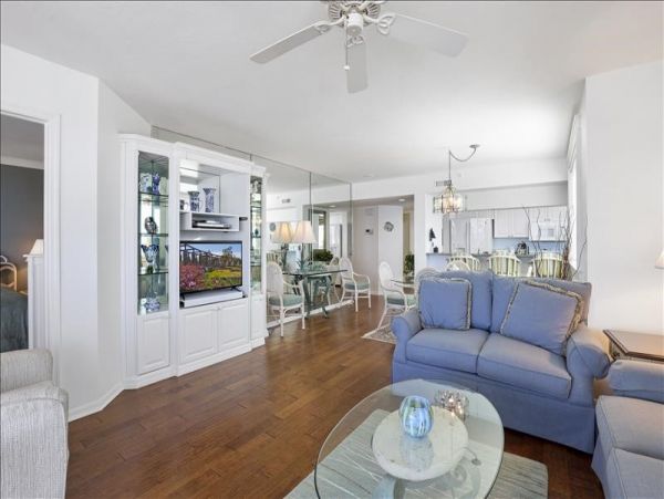 Naples Vacation Condo Spectacular Views 2 Bedrooms Sleeps 6
