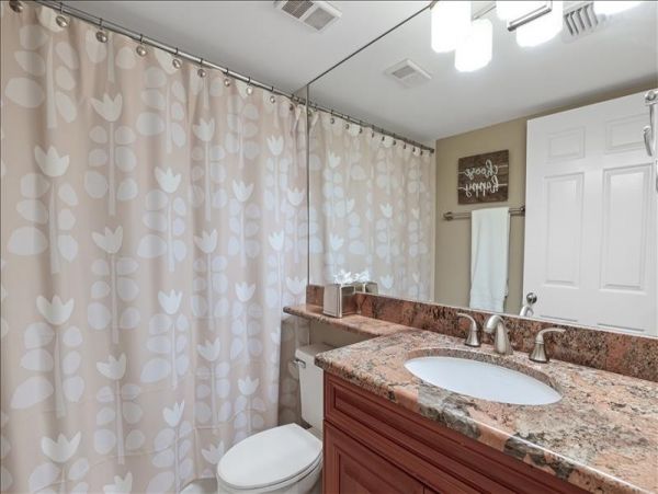 Beautiful 2-Bedroom Naples Vacation Rental with Pool Access