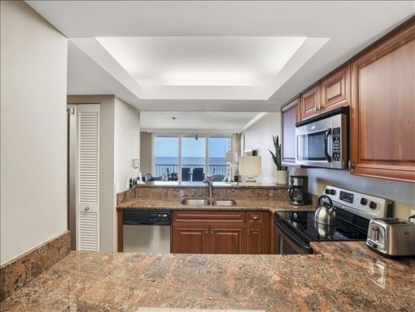 Beautiful 2-Bedroom Naples Vacation Rental with Pool Access