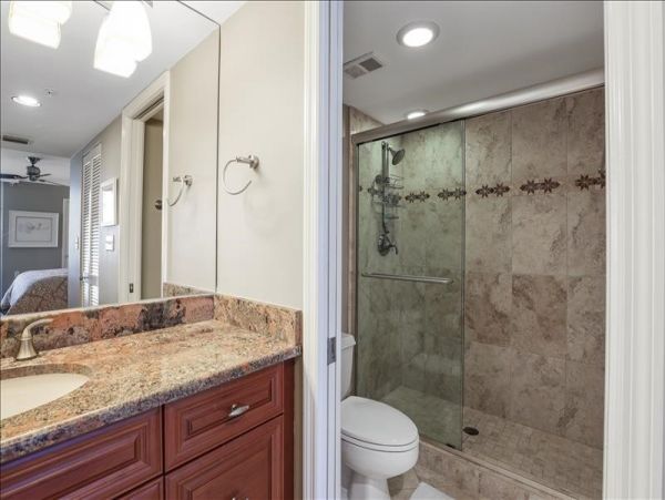 Beautiful 2-Bedroom Naples Vacation Rental with Pool Access