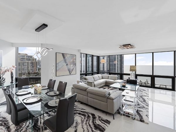 Luxury Vacation Rental with Ocean View in Naples