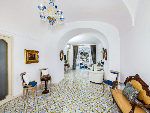 Beautiful Positano Villa with 6 Bedrooms & Amazing Views