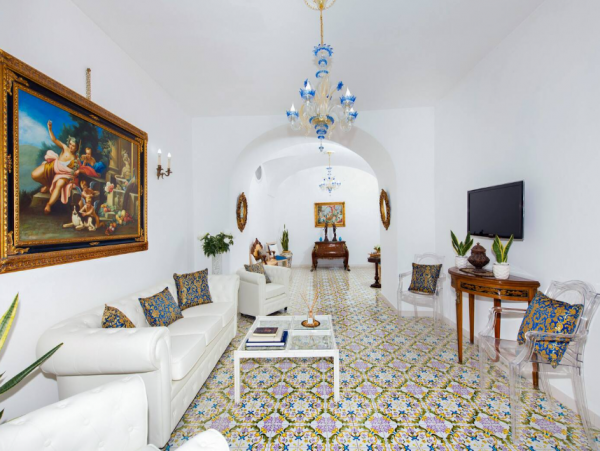 Beautiful Positano Villa with 6 Bedrooms & Amazing Views