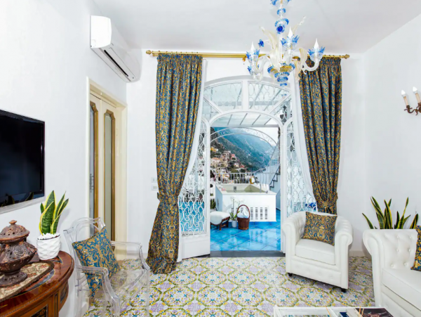 Beautiful Positano Villa with 6 Bedrooms & Amazing Views