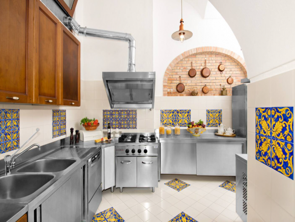 Beautiful Positano Villa with 6 Bedrooms & Amazing Views