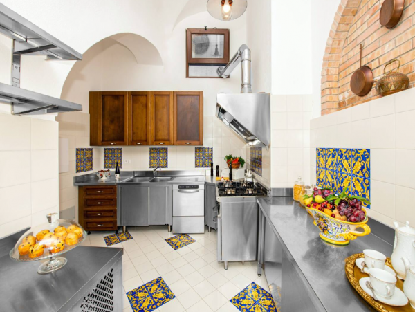 Beautiful Positano Villa with 6 Bedrooms & Amazing Views