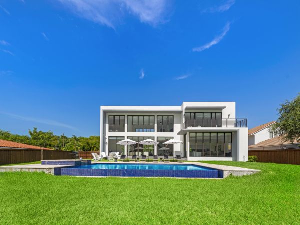 Miami Lake Front Five Bedroom Luxury Vacation Rental