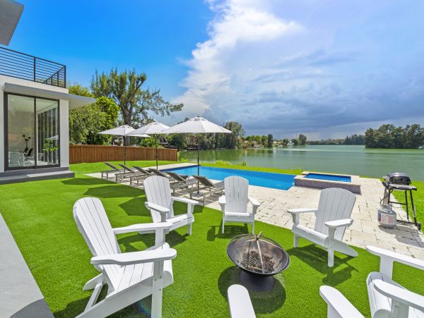 Miami Lake Front Five Bedroom Luxury Vacation Rental