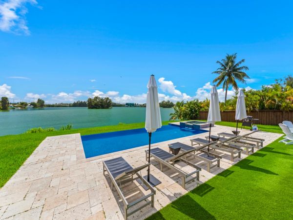 Miami Lake Front Five Bedroom Luxury Vacation Rental