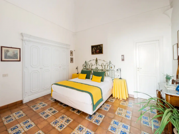 Vintage Vacation Villa with Terrace and Great Views