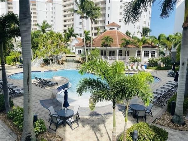 Naples 3 Bedroom Condo