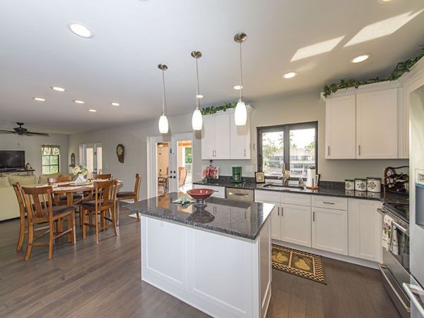 Amazing Home with 5 Bedrooms and Gulf Access in Naples